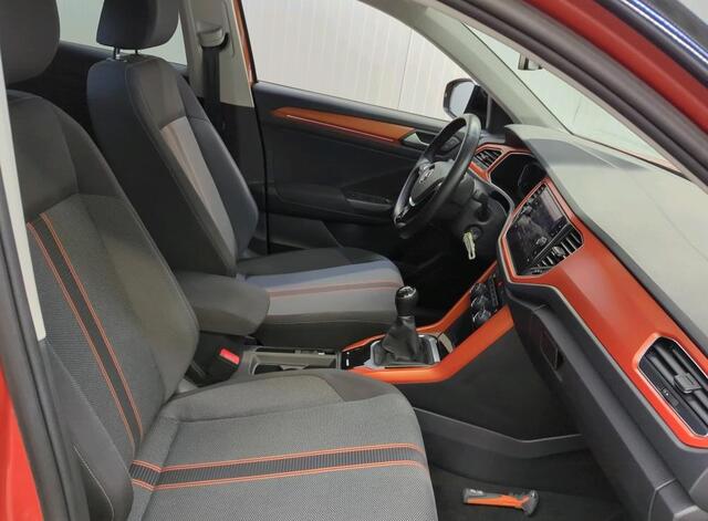 Volkswagen T-Roc 1.0 TSI 85KW STYLE + DESIGN Navigatie Camera Virtual Cockpit Clima ACC Extra Getint Glas 17 Inch velgen Mirror LInk Carplay Android Auto DAB 1e Eigenaar NL Auto
