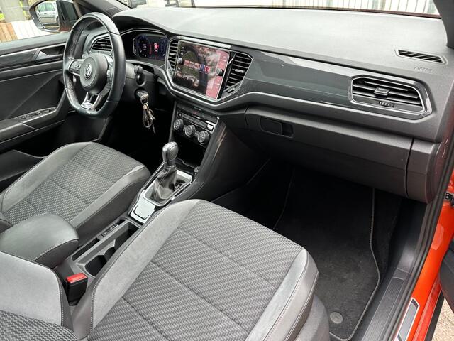 Volkswagen T-Roc 1.5 TSI R-Line x2 Automaat Panoramadak Digital Cockpit Camera