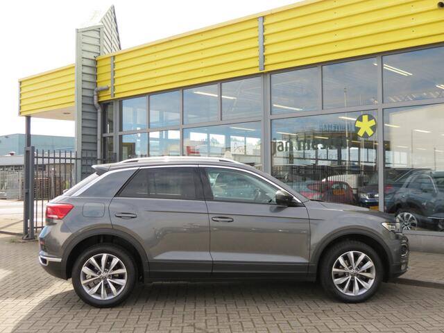 Volkswagen T-Roc 1.5 TSI AUTOMAAT / STYLE / LED / NAVIGATIE / CAMERA