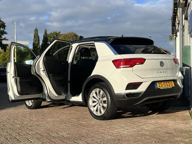 Volkswagen T-Roc 1.0 TSI Style | PANORAMADAK | ACHTERUITCAMERA | NAVIGATIE |