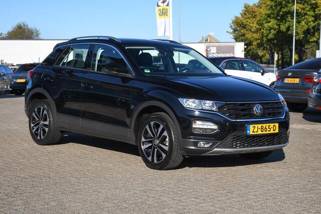 Volkswagen T-Roc 1.5 TSI Style APPLE CARPLAY/ LM 17/ LED/ PDC