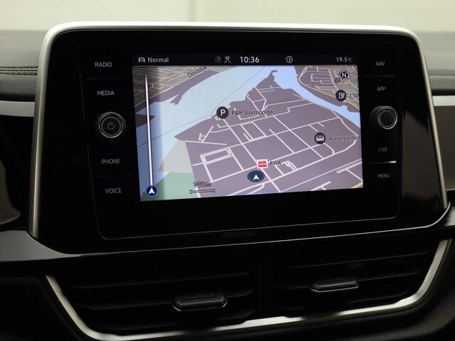Volkswagen T-Roc 1.5TSI/150PK R-Line DSG · Navigatie · Parkeersensoren + camera · Stoelverwarming · Garantie tot januari 2026