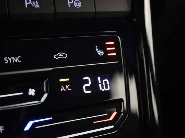 Volkswagen T-Roc 1.5TSI/150PK R-Line DSG · Navigatie · Parkeersensoren + camera · Stoelverwarming · Garantie tot januari 2026