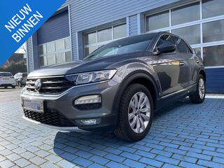 volkswagen-t-roc-1.5-tsi-sport-adap