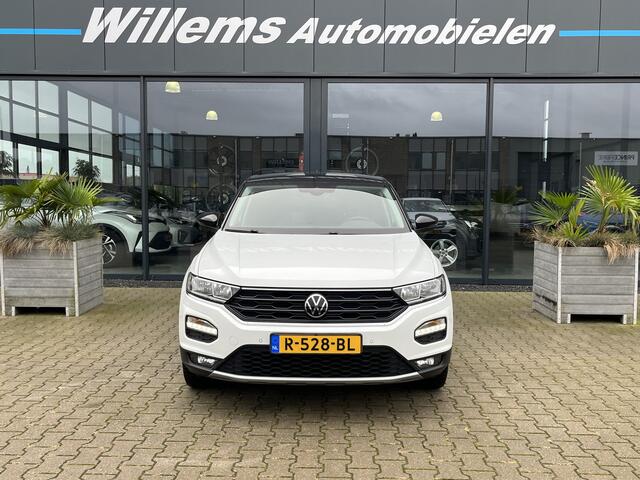 Volkswagen T-Roc 1.5 TSI Active Cruise Control, Trekhaak & Stoelverwarming