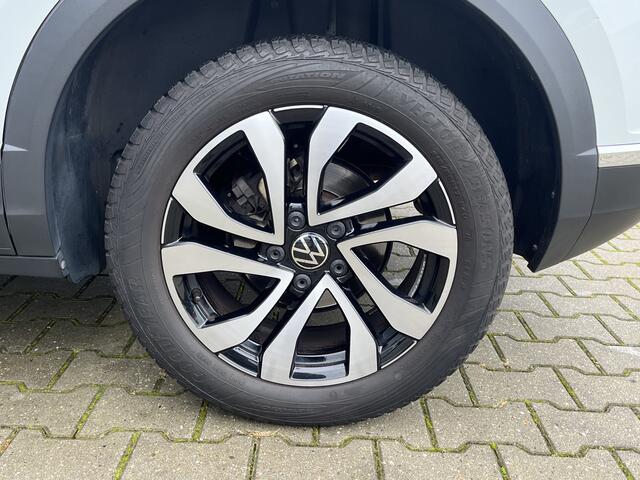 Volkswagen T-Roc 1.5 TSI Active Cruise Control, Trekhaak & Stoelverwarming