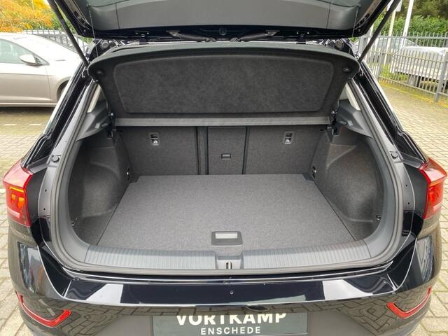Volkswagen T-Roc 1.5 TSI DSG LIFE KEYLESS/CAMERA/TREKHAAK/STOELVERW/CARPLAY/ACC