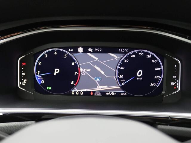 Volkswagen T-Roc 1.5 TSI R-Line Business 150PK DSG Black Style, LED-Matrix, Keyless Entry & Start, Pano-Schuifdak, Achteruitrijcamera, Travel Assist, 18" LM Velgen