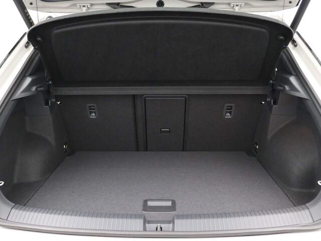 Volkswagen T-Roc 1.5 TSI R-Line Business 150PK DSG Black Style, LED-Matrix, Keyless Entry & Start, Pano-Schuifdak, Achteruitrijcamera, Travel Assist, 18" LM Velgen