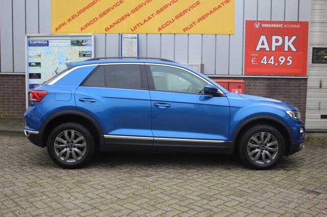 Volkswagen T-Roc 1.5 TSI Sport BnsR | Apple/Android Auto | Panorama Dak | Stoel V