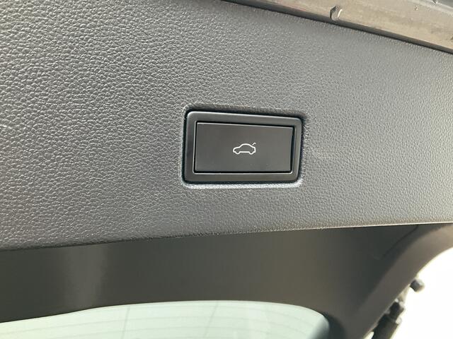 Volkswagen T-Roc 1.5 TSI Automaat R-Line Navi Camera Stoelverw. Digitaal Business R