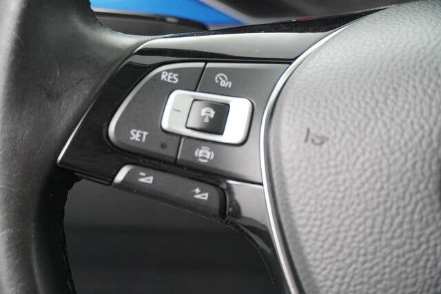 Volkswagen T-Roc BWJ 2019 1.5 150 PK TSI Sport Business R TREKHAAK / APPLE CARPLAY / ANDROID AUTO / NAVI / CLIMA / ADAPTIVE CRUISE / STOELVERW. / PARKEERSENSOREN / LMV