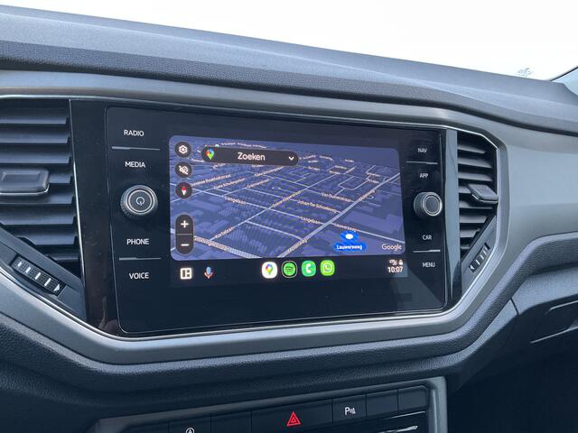 Volkswagen T-Roc 1.5 TSI R-Line AutomStoelverw Adaptive-Cruise Carplay-Navi 19inch Sport Business