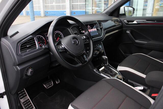 Volkswagen T-Roc 2.0 TSI 4Motion Sport | Trekhaak 1700KG | Stoelverwarming | Climate Control | Parkeersensoren |