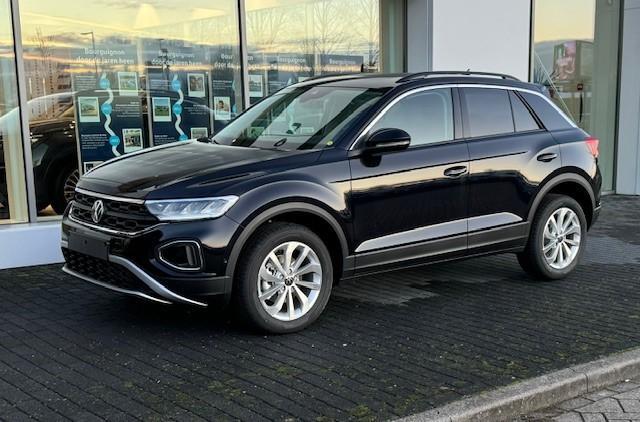 Volkswagen T-Roc Life Edition 1.0 85 kW / 116 pk TSI SUV 6 versn. H and | Camera | App Connect | Draadloze Telefoon Lader | Adaptieve Cruise Control |
