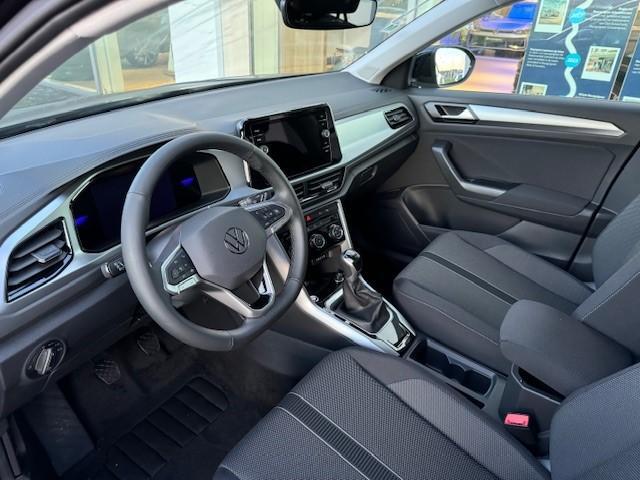 Volkswagen T-Roc Life Edition 1.0 85 kW / 116 pk TSI SUV 6 versn. H and | Camera | App Connect | Draadloze Telefoon Lader | Adaptieve Cruise Control |