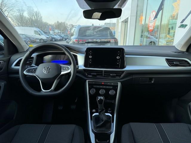 Volkswagen T-Roc Life Edition 1.0 85 kW / 116 pk TSI SUV 6 versn. H and | Camera | App Connect | Draadloze Telefoon Lader | Adaptieve Cruise Control |