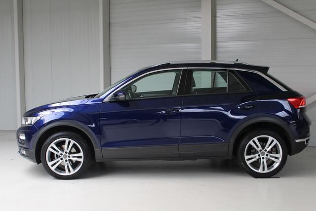 Volkswagen T-Roc 1.5 TSI Style Business DSG Navigatie | Parkeersensoren | Spiegelpakket | Lichtsensor