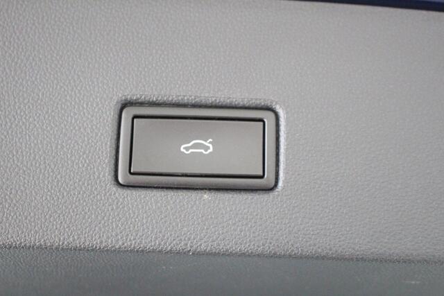 Volkswagen T-Roc 1.5 TSI Style Business DSG Navigatie | Parkeersensoren | Spiegelpakket | Lichtsensor