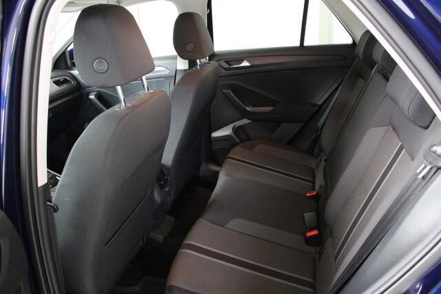 Volkswagen T-Roc 1.5 TSI Style Business DSG Navigatie | Parkeersensoren | Spiegelpakket | Lichtsensor