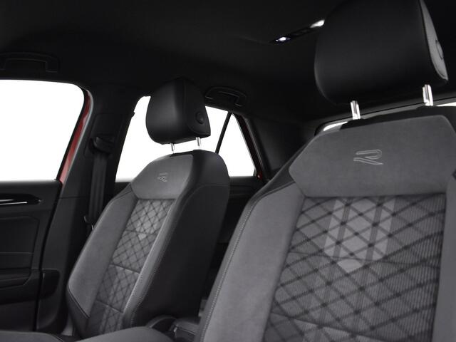 Volkswagen T-Roc 1.5 Tsi 150pk DSG R-Line · ACC · P-Sensoren · Park Assist · App-Connect · Navi · 17'' Inch · Garantie t/m 04-02-2028 of 100.000km