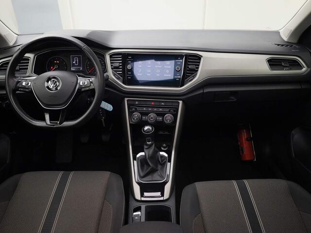Volkswagen T-Roc 1.5TSI/150PK Style · Panoramadak · Trekhaak · Parkeersensoren