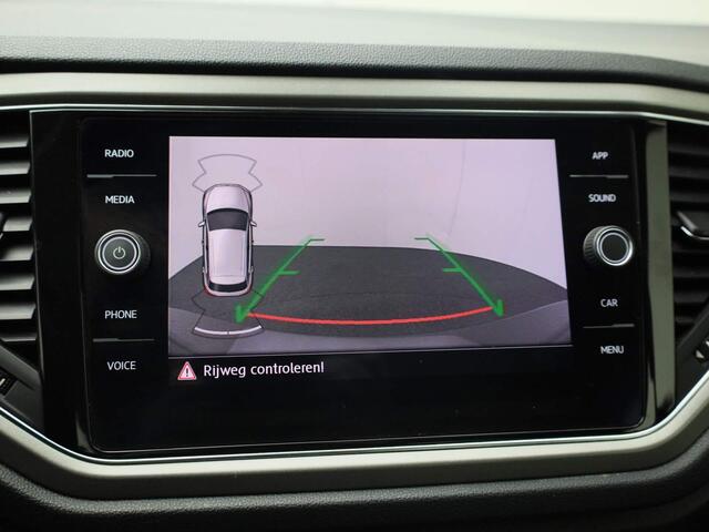 Volkswagen T-Roc 1.5TSI/150PK Style · Panoramadak · Trekhaak · Parkeersensoren