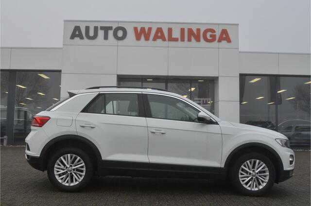 Volkswagen T-Roc 1.5 TSI Style Trekhaak 1500KG Trekgewicht. Caplay (alarm klasse 3, dab, navigatiesysteem full map, radio cd speler, smartphone integratie, verkeersbord detectie, wifi