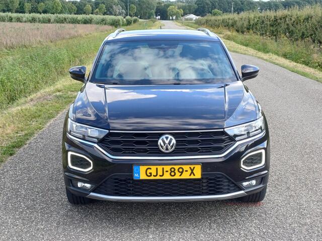 Volkswagen T-Roc 2.0 TSI 4Motion Sport /Mooie auto!/Clima/Led/Carplay/Navi/Camera/17 INCH/USB