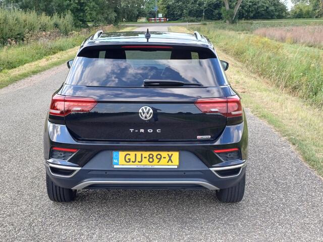Volkswagen T-Roc 2.0 TSI 4Motion Sport /Mooie auto!/Clima/Led/Carplay/Navi/Camera/17 INCH/USB