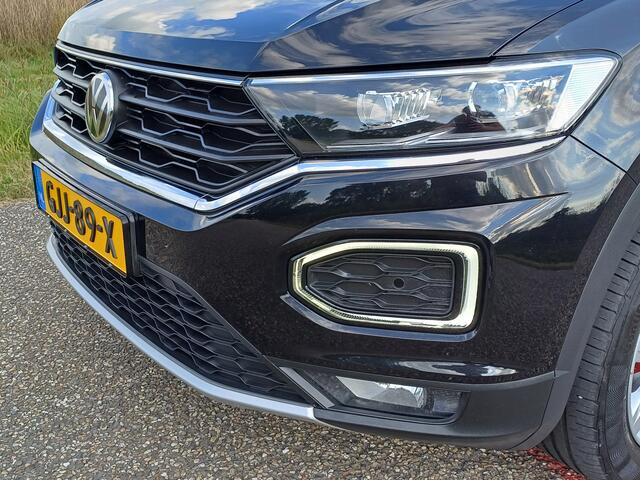 Volkswagen T-Roc 2.0 TSI 4Motion Sport /Mooie auto!/Clima/Led/Carplay/Navi/Camera/17 INCH/USB