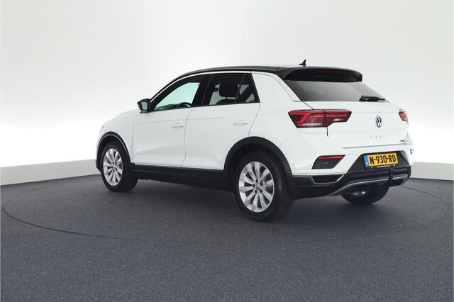 Volkswagen T-Roc 2.0 TSI 190pk DSG 4Motion Sport Trekhaak Virtual Cockpit Stoelverwarming Led Navigatie
