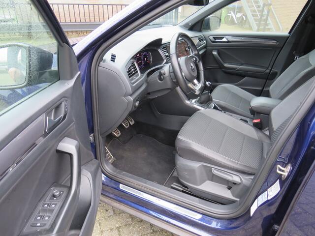 Volkswagen T-Roc 1.5 TSI 150Pk Sport R-Line * Rijklaarprijs incl. garantie * Digit. Cockpit * Led Koplamp * PDC V+A * Carplay Android