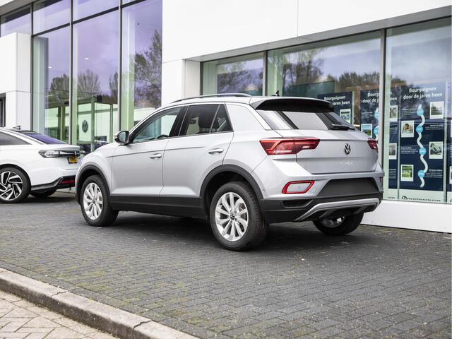 Volkswagen T-Roc Life Edition 1.0 85 kW / 116 pk TSI SUV 6 versn. H Volkswagen T-Roc 1.0 TSI Oranje Edition | Full Led | Parkeer Assistent | Adaptieve Cruise Control | Camera |