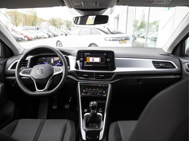 Volkswagen T-Roc Life Edition 1.0 85 kW / 116 pk TSI SUV 6 versn. H Volkswagen T-Roc 1.0 TSI Oranje Edition | Full Led | Parkeer Assistent | Adaptieve Cruise Control | Camera |
