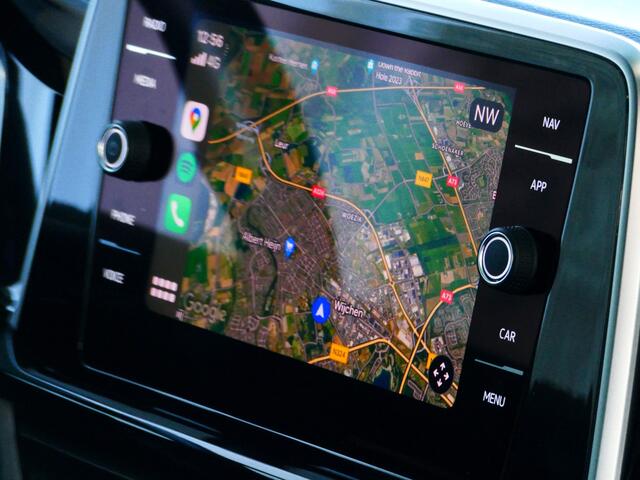 Volkswagen T-Roc 1.5 TSI 150PK R-LINE EVO IQ LIGHT ALCANTARA ELEK.KLEP CARPLAY STOEL/STUUR VERW. 18"LMV VIR.COCKPIT 06/2024 RLINE R LINE 70 BIJNA NIEUWE VOLKSWAGEN'S UIT VOORRAAD LEVERBAAR