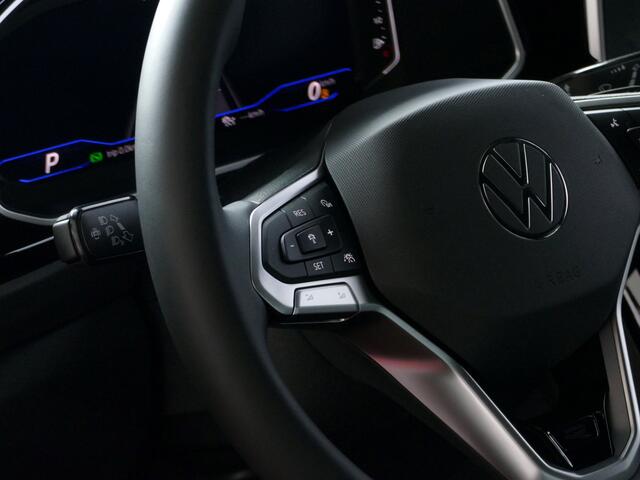 Volkswagen T-Roc 1.5 TSI 150PK R-LINE EVO IQ LIGHT ALCANTARA ELEK.KLEP CARPLAY STOEL/STUUR VERW. 18"LMV VIR.COCKPIT 06/2024 RLINE R LINE 70 BIJNA NIEUWE VOLKSWAGEN'S UIT VOORRAAD LEVERBAAR