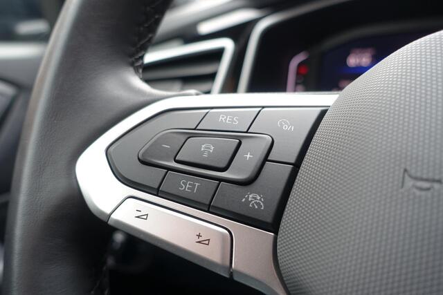 Volkswagen T-Roc 1.5 TSI R-Line Automaat l Virtual Cockpit l Electrische Klep l LED l Sfeer l Cruise Adaptief l Camera