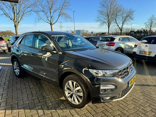 Volkswagen T-Roc 1.5 TSI SPORT ALL IN PRIJS