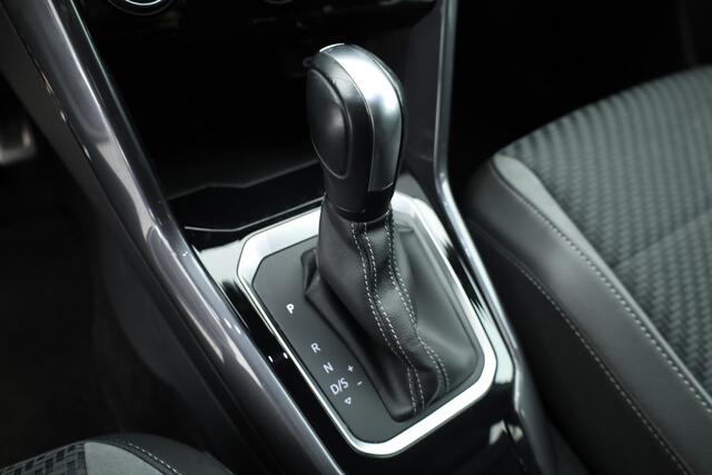 Volkswagen T-Roc 1.5 TSI R-Line DSG | Navi | Adapt. Cruise | Stoelverw. | Camera | Apple CarPlay