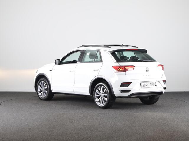 Volkswagen T-Roc 1.5 TSI Style 150 pk Automaat (DSG) | Navigatie | Panoramadak | Parkeersensoren | Digitaal instrumentenpaneel | R-Line |