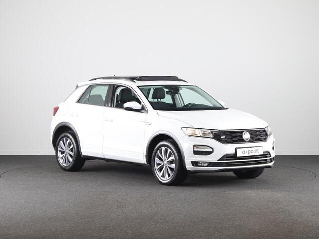 Volkswagen T-Roc 1.5 TSI Style 150 pk Automaat (DSG) | Navigatie | Panoramadak | Parkeersensoren | Digitaal instrumentenpaneel | R-Line |