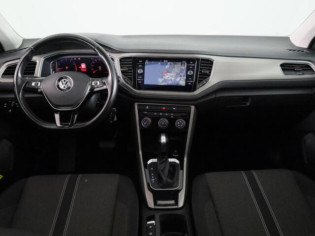 Volkswagen T-Roc 1.5 TSI Style 150 pk Automaat (DSG) | Navigatie | Panoramadak | Parkeersensoren | Digitaal instrumentenpaneel | R-Line |