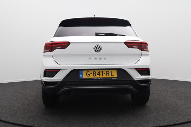Volkswagen T-Roc 1.5 TSI Sport Adapt. Cruise Carplay Stoelverw.
