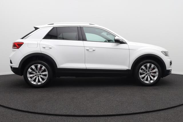 Volkswagen T-Roc 1.5 TSI Sport Adapt. Cruise Carplay Stoelverw.