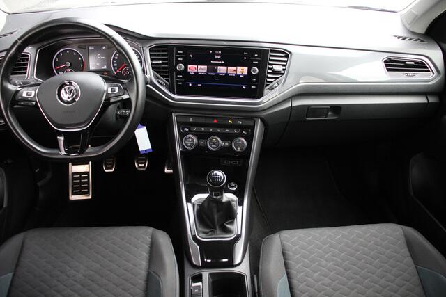 Volkswagen T-Roc 1.5 TSI Sport | ACC | Stoelverwarming | Carplay |