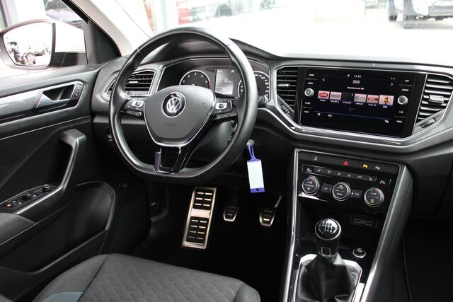 Volkswagen T-Roc 1.5 TSI Sport | ACC | Stoelverwarming | Carplay |