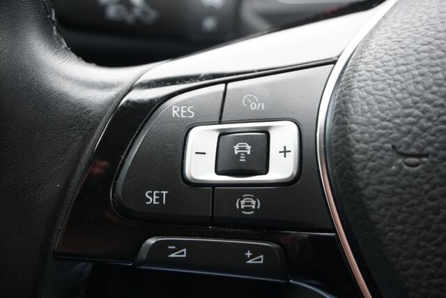 Volkswagen T-Roc 1.5 TSI 150 PK Style | CAMERA | ECC | ADAPT. CRUISE | APPLE/ANDROID | NAVI |