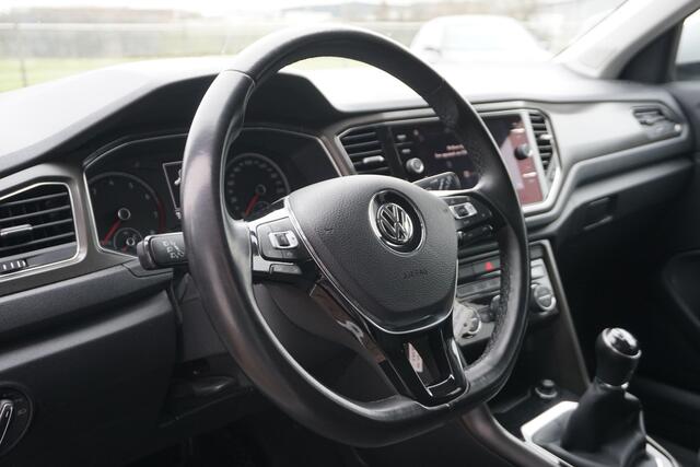 Volkswagen T-Roc 1.5 TSI 150 PK Style | CAMERA | ECC | ADAPT. CRUISE | APPLE/ANDROID | NAVI |