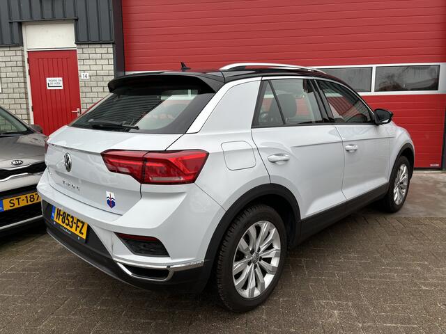 Volkswagen T-Roc 1.5 TSI Style Business AUTOMAAT / VIRTUAL / DAB+ / CARPLAY / NAVI / AIRCO / PDC / ACC / NL-AUTO